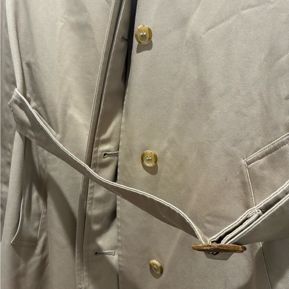 Burberry Beige Trench Coat with Check Lining - Picture 4 of 11